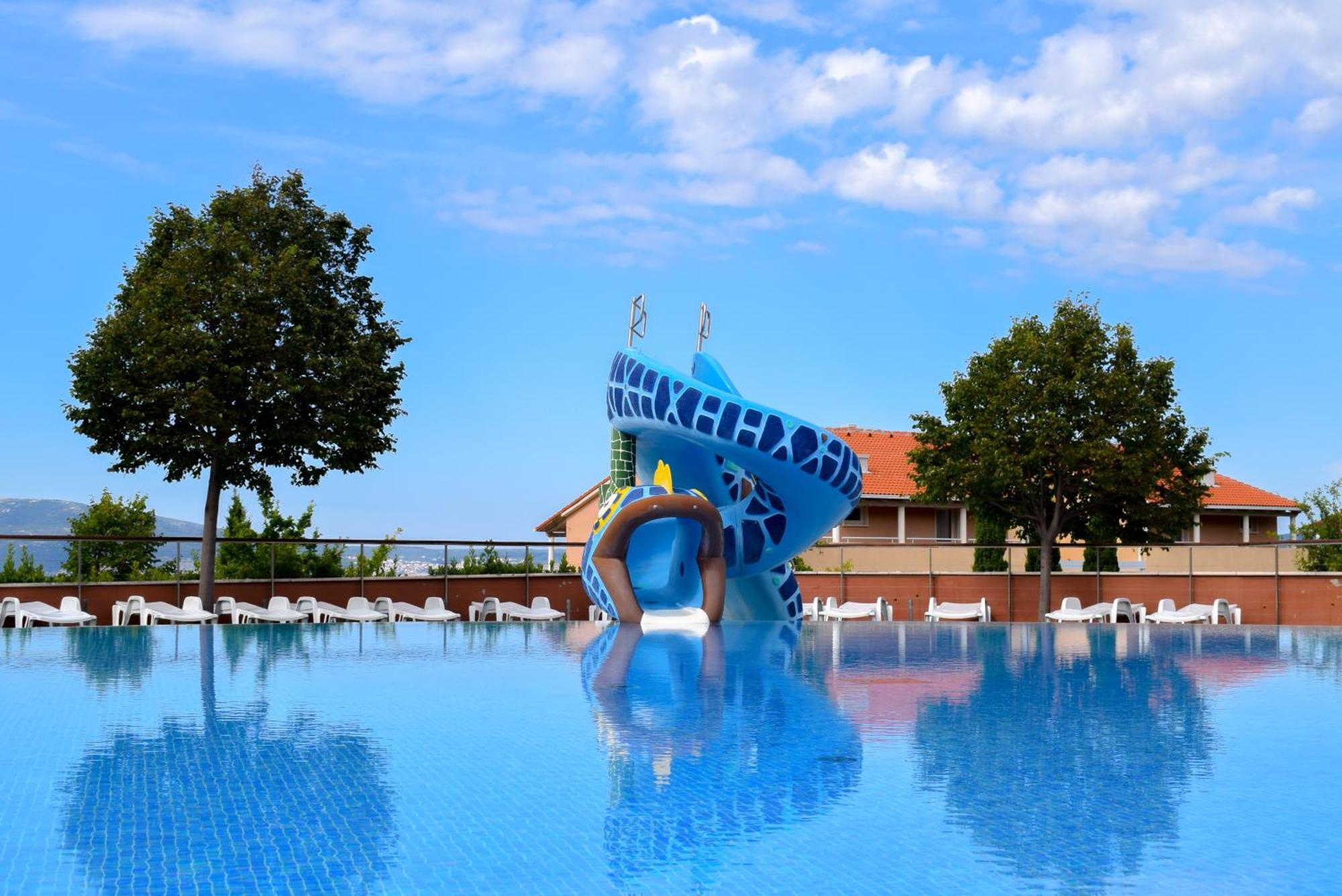 Apartments Grand Novi Vinodolski Resort Экстерьер фото