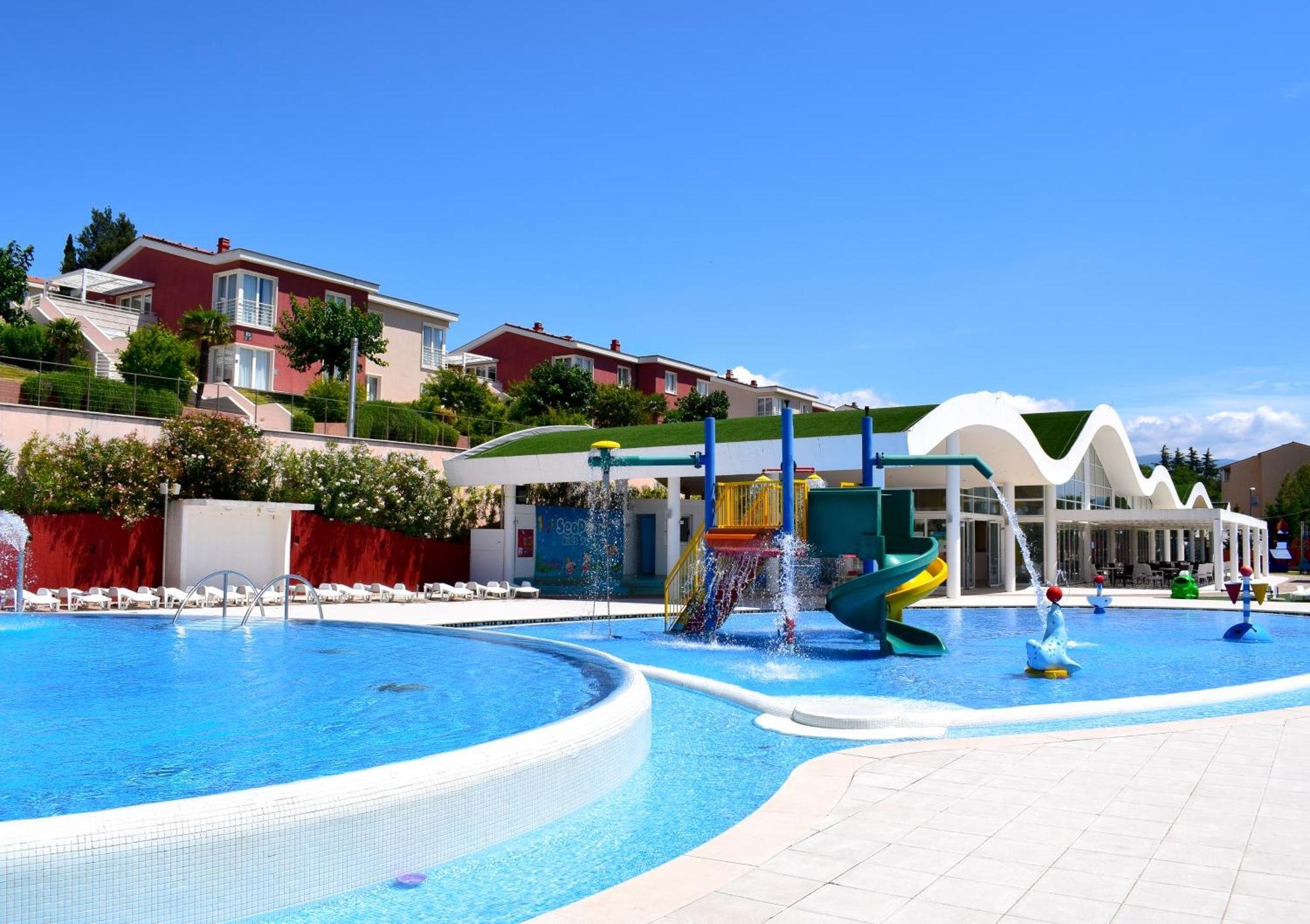 Apartments Grand Novi Vinodolski Resort Экстерьер фото
